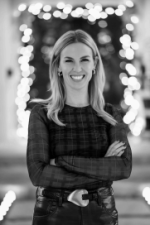 Caitlin Maddox Headshot